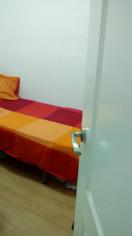 Apartamento En Legazpi De 3 Dormitorios Pequenos Madrid Exteriör bild